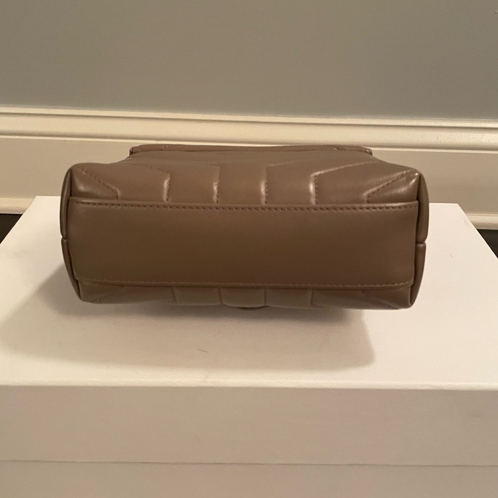 Saint Laurent Toy Loulou Crossbody Bag - Picture 6 of 12